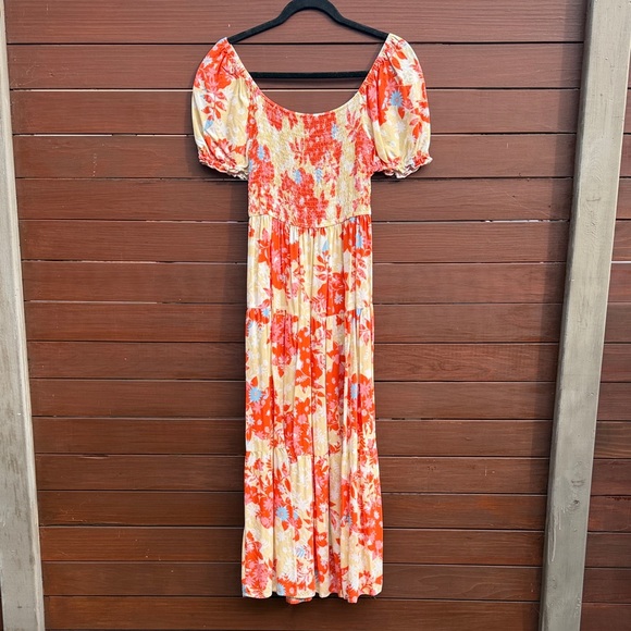 Zesica Dresses & Skirts - Vibrant Floral Puff Sleeve Maxi Dress